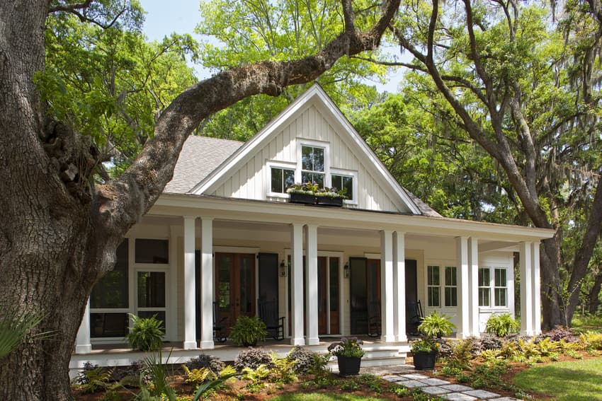 EVOLUTION OF THE MODERN FARMHOUSE EXTERIOR - 2