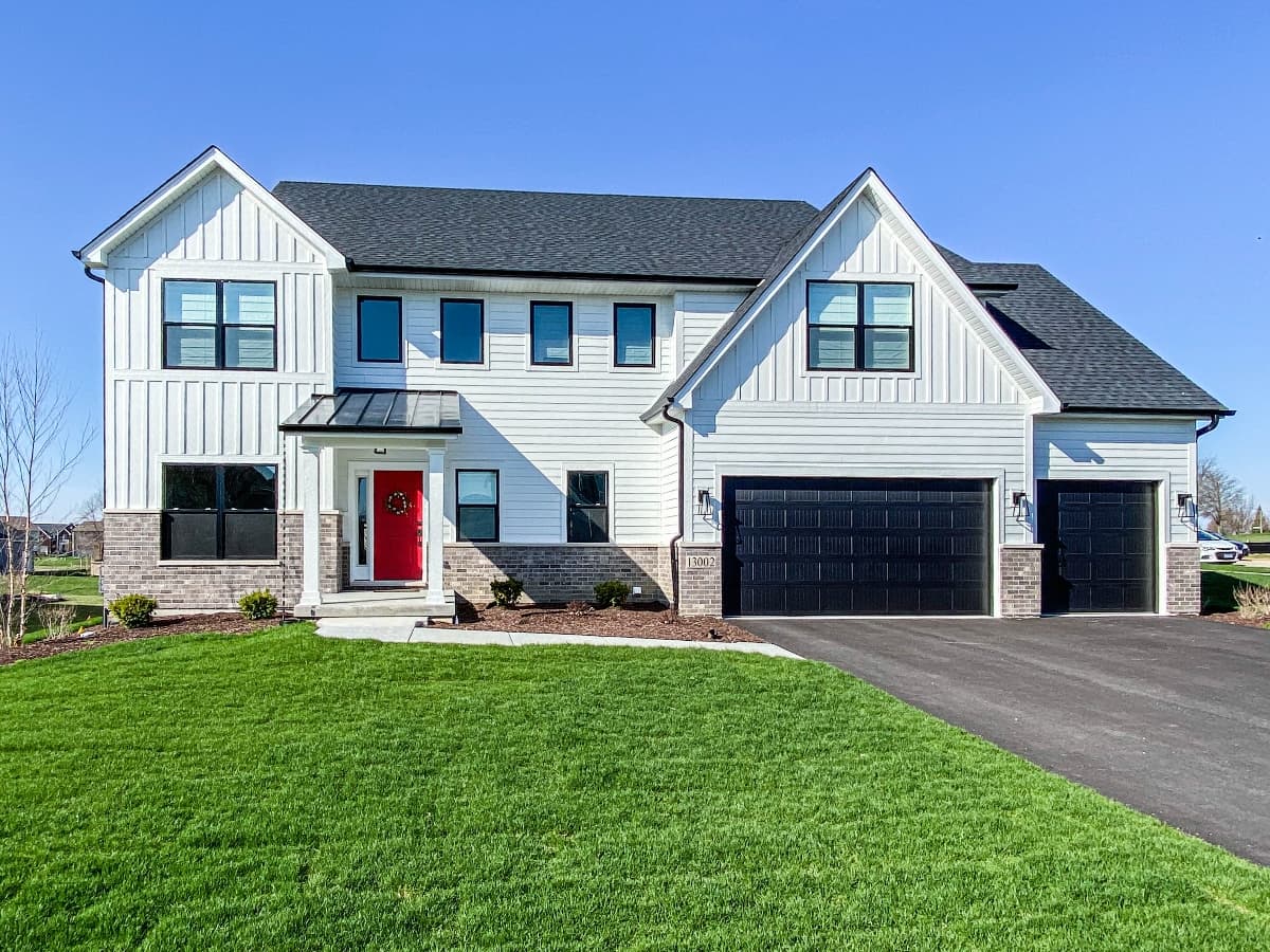 EVOLUTION OF THE MODERN FARMHOUSE EXTERIOR - 4